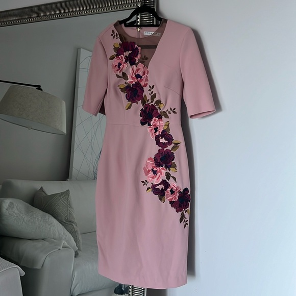 TRINA TURK Knightly Embroidered Applique 2 - Picture 3 of 12